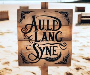 Auld Lang Syne – Ukulele Tutorial with Chords And Lyrics
